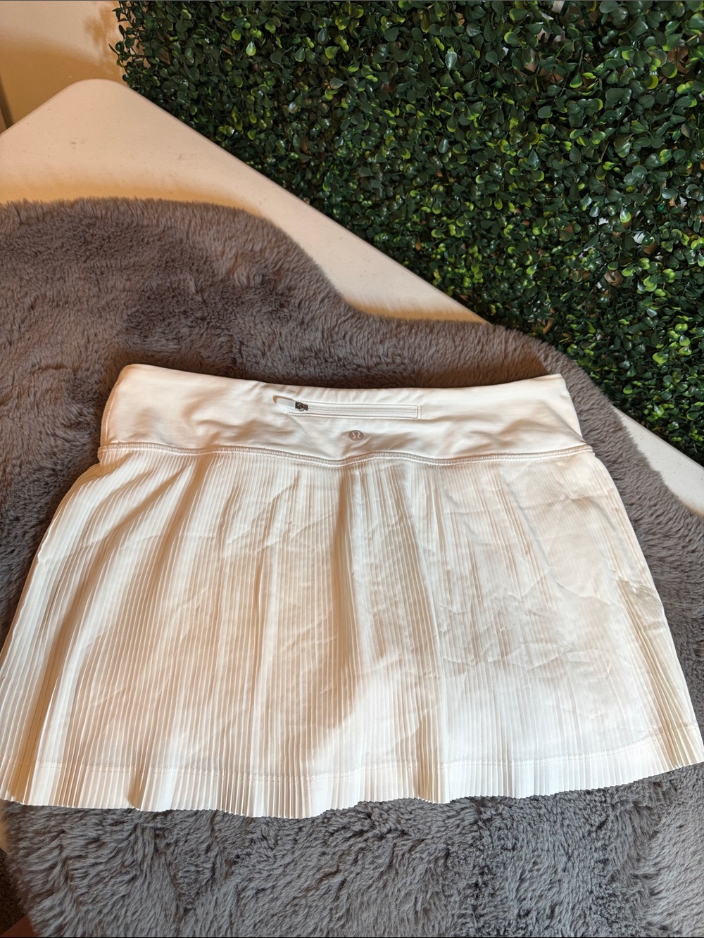 lululemon athletica White Pleated Athletic Skort Size 8 - Picture 2 of 4